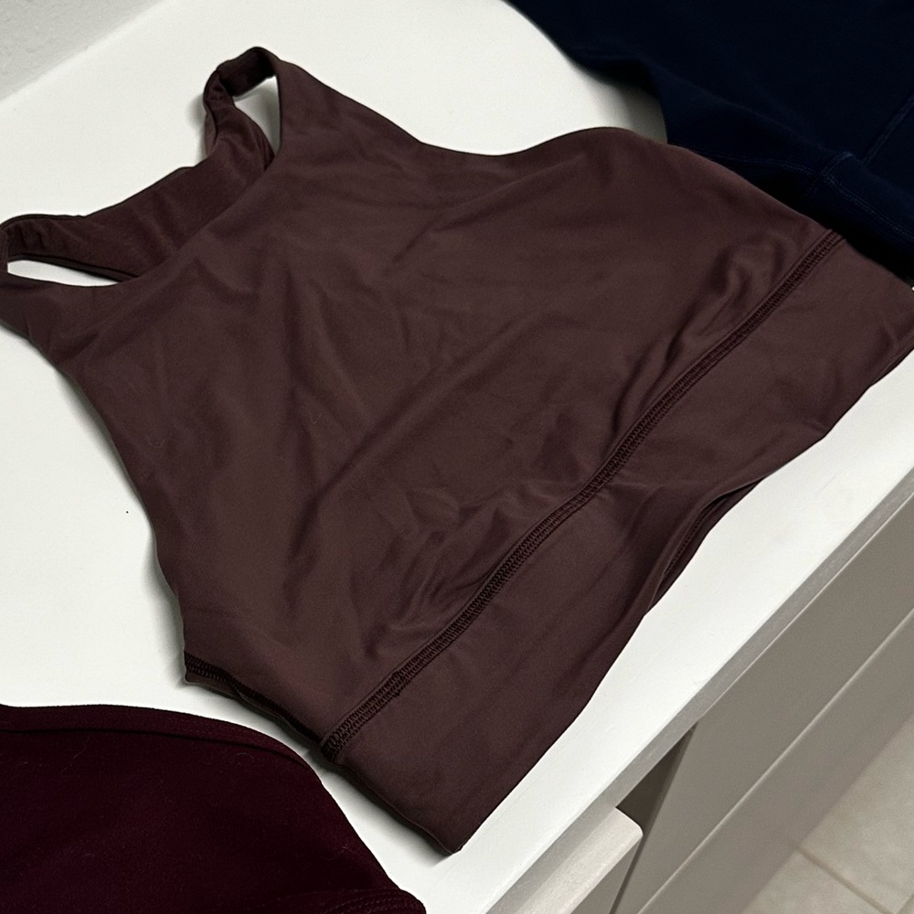Lululemon cross bra